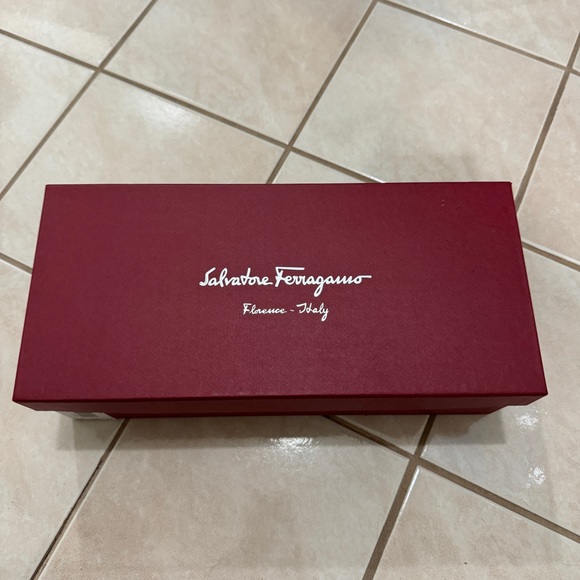 Ferragamo shoes - Picture 2 of 13